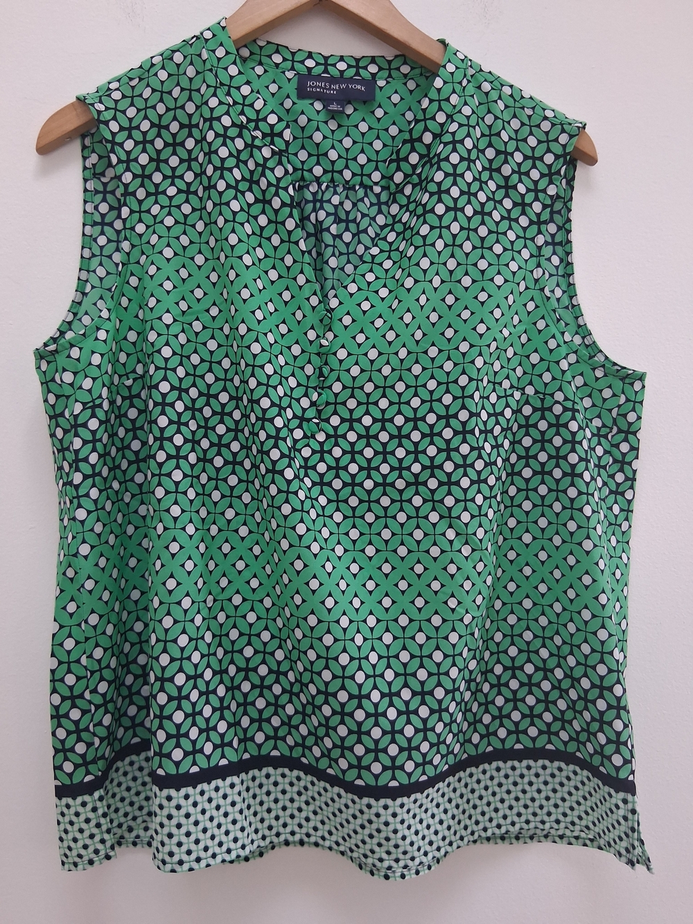 Jones New York Signature Top Green and Black Geometric Sleeveless Size Large